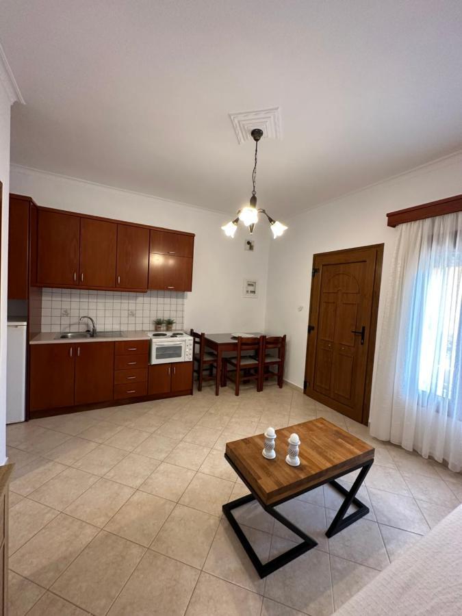 Nisos Family Apartments Yénion エクステリア 写真