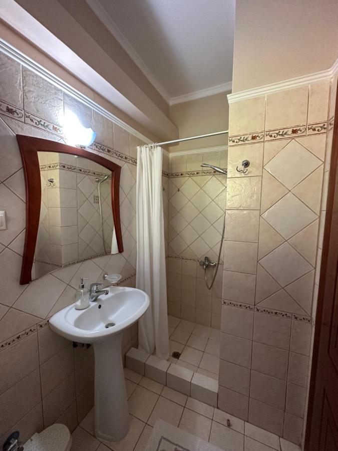 Nisos Family Apartments Yénion エクステリア 写真